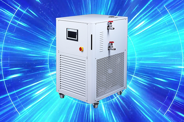 小型高低溫循環(huán)一體機(jī)的導(dǎo)熱油詳細(xì)介紹 小型高低溫循環(huán)一體機(jī)的導(dǎo)熱油詳細(xì)介紹